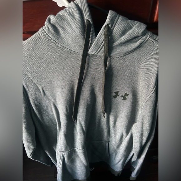 Under Armour Sweater - Picture 7 of 10